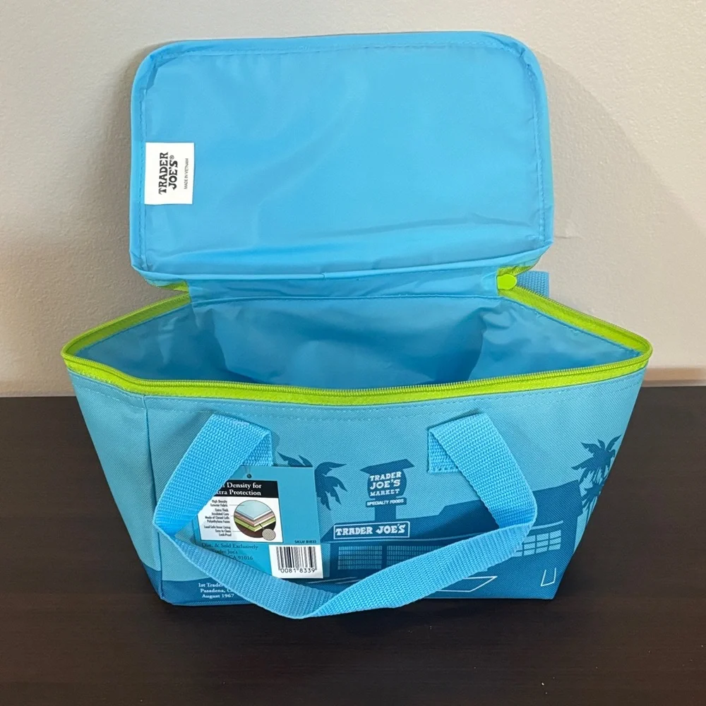 🆕 NWT Trader Joe’s Insulated Mini Tote, Rare Find! Blue Color, Travel, Gifting